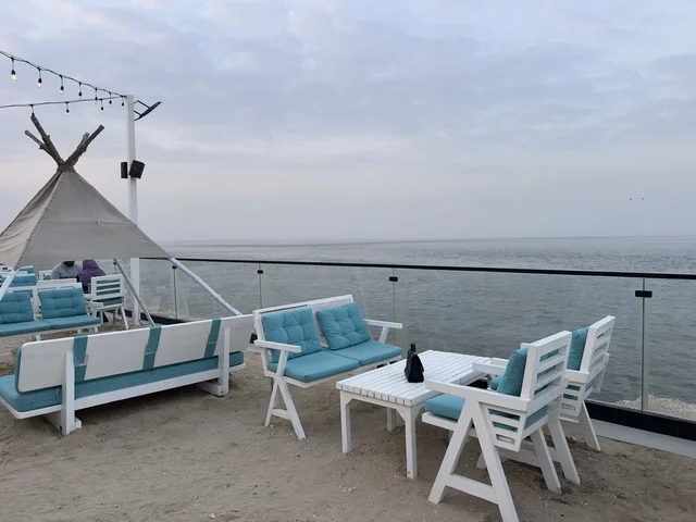 الواجهة البحرية الساحلية لتكية بحر فى المنطقه الشرقيه بالدمام يوم ٢٤ من ديسمبر ٢٠٢٥، المملكة العربية السعودية  ، عروض وأنشطة ترفيهية متنوعة،  وجهة سياحية وترفيهية بحرية ، أجواء عائلية مميزة ، مطاعم ومقاهي راقية