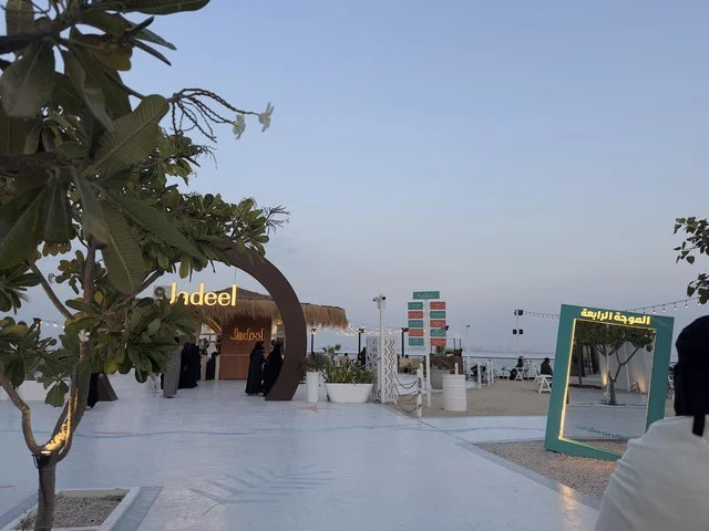 الواجهة البحرية الساحلية لتكية بحر فى المنطقه الشرقيه بالدمام يوم ٢٤ من ديسمبر ٢٠٢٥، المملكة العربية السعودية  ، عروض وأنشطة ترفيهية متنوعة،  وجهة سياحية وترفيهية بحرية ، أجواء عائلية مميزة ، مطاعم ومقاهي راقية