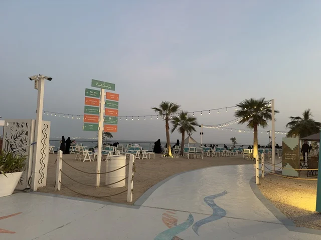 A tourist and marine entertainment destination, upscale restaurants and cafes with a coastal view at Takiya Bahr in the Eastern Province of Dammam on December 24, 2025, Saudi Arabia, featuring various entertainment shows and activities, with a unique family atmosphere.