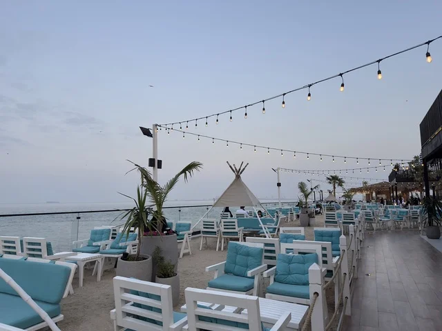 Restaurants and cafes with a coastal view, Bahar Takiya in the Eastern Province of Dammam on December 24, 2025, Kingdom of Saudi Arabia, a marine tourist and entertainment destination, distinctive family atmosphere, various entertainment shows and activities.