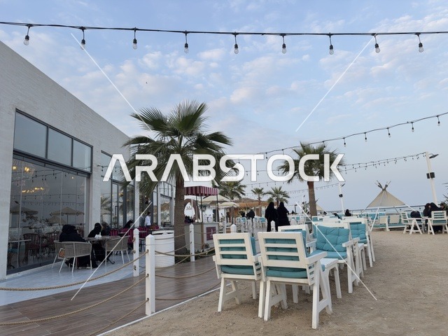 أنشطة ترفيهية متنوعة، أجواء ساحلية راقية فى تكية بحر فى المنطقه الشرقيه بالدمام يوم ٢٤ من ديسمبر ٢٠٢٥، المملكة العربية السعودية  ،  وجهة سياحية وترفيهية بحرية ، مطاعم ومقاهي راقية