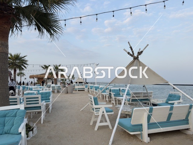 أنشطة ترفيهية متنوعة، أجواء ساحلية راقية فى تكية بحر فى المنطقه الشرقيه بالدمام يوم ٢٤ من ديسمبر ٢٠٢٥، المملكة العربية السعودية  ،  وجهة سياحية وترفيهية بحرية ، مطاعم ومقاهي راقية