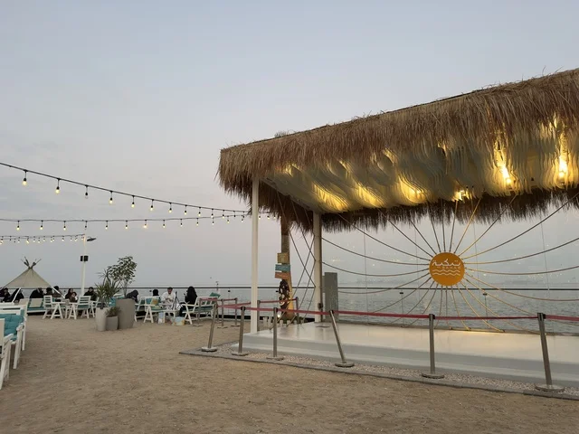Diverse restaurants and cafes with a coastal view at Bahar Takiya in the Eastern Province of Dammam on December 24, 2025, Saudi Arabia, a tourist and recreational marine destination, enjoyable recreational activities.