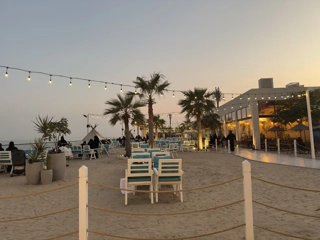 Diverse restaurants and cafes with a coastal view at Bahar Takiya in the Eastern Province of Dammam on December 24, 2025, Saudi Arabia, a tourist and recreational marine destination, enjoyable recreational activities.