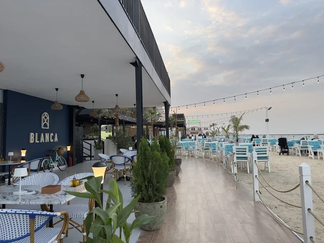 Diverse restaurants and cafes with a coastal view at Bahar Takiya in the Eastern Province of Dammam on December 24, 2025, Saudi Arabia, a tourist and recreational marine destination, enjoyable recreational activities.