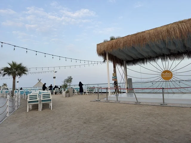 أجواء ساحلية راقية فى تكية بحر فى المنطقه الشرقيه بالدمام يوم ٢٤ من ديسمبر ٢٠٢٥، المملكة العربية السعودية ، وجهة سياحية وترفيهية بحرية ،أنشطة ترفيهية ممتعه ، مطاعم ومقاهي متنوعة أجواء ساحلية راقية فى تكية بحر فى المنطقه الشرقيه بالدمام يوم ٢٤ من ديسمبر ٢٠٢٥، المملكة العربية السعودية ، وجهة سياحية وترفيهية بحرية ،أنشطة ترفيهية ممتعه ، مطاعم ومقاهي متنوعة