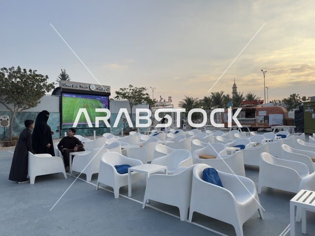 مشاهدة مباراة كرة القدم  فى  تكية بحر فى المنطقه الشرقيه بالدمام يوم ٢٤ من ديسمبر ٢٠٢٥، المملكة العربية السعودية  ، وجهة سياحية بحرية ،أنشطة ترفيهية ممتعه ، تجربة استثنائية على ضفاف الساحل ، مطاعم ومقاهي متنوعة