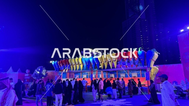 توافد الزوار إلى مهرجان هايد بارك الشتوي من 14 نوفمبر 2025 إلى 1 يناير 2026، فعالية موسم جدة 2025 ، ونتر وندرلاند جدة في حي الشاطئ بالقرب من الكورنيش على طريق الملك عبدالعزيز، وجهة ترفيهية شتوية كبرى