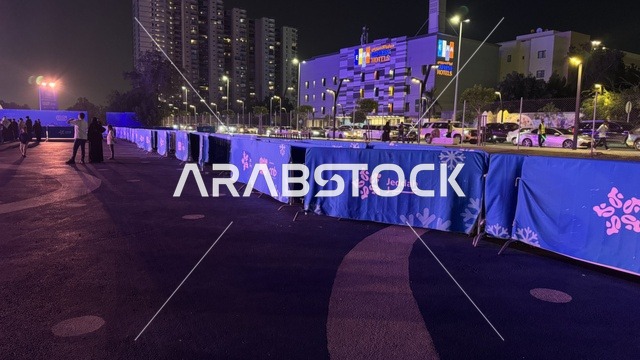 قضاء وقت عائلي ممتع في ونتر وندرلاند جدة في حي الشاطئ بالقرب من الكورنيش على طريق الملك عبدالعزيز، فعالية موسم جدة 2025 ،  مهرجان هايد بارك الشتوي من 14 نوفمبر 2025 إلى 1 يناير 2026، وجهة ترفيهية شتوية كبرى