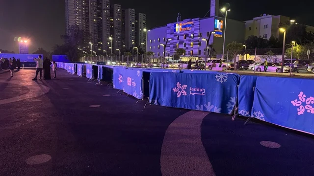 Enjoy a fun family time at Winter Wonderland Jeddah in the Al-Shatea neighborhood near the corniche on King Abdulaziz Road, part of the Jeddah Season 2025 event, the Hyde Park Winter Festival from November 14, 2025, to January 1, 2026, a major winter entertainment destination.