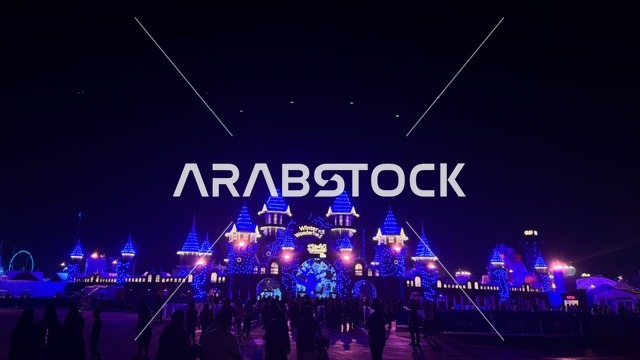 الاضاءة الزرقاءة في ونتر وندرلاند جدة في حي الشاطئ بالقرب من الكورنيش على طريق الملك عبدالعزيز، فعالية موسم جدة 2025 ،  مهرجان هايد بارك الشتوي من 14 نوفمبر 2025 إلى 1 يناير 2026، وجهة ترفيهية شتوية كبرى