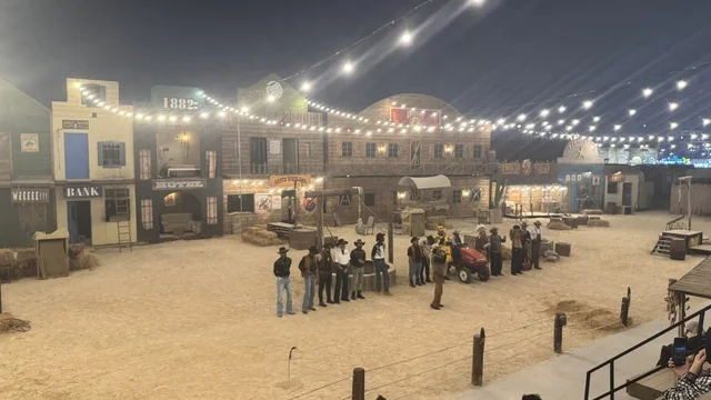 أنشطة متنوعة في الهواء الطلق، مكان لقضاء وقت ممتع في المملكة العربية السعودية، مباني على الطراز الكلاسيكي الغربي، وجهة ترفيهية سياحية، بلدة ساوث ويست (الكاوبوي) في حي الزهراء على طريق الملك عبدالعزيز في مدينة جدة لعام 2025،