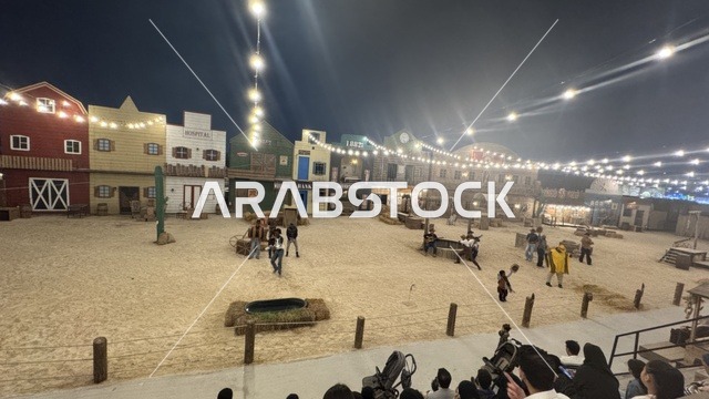 أنشطة متنوعة في الهواء الطلق، بلدة ساوث ويست (الكاوبوي) في حي الزهراء على طريق الملك عبدالعزيز في مدينة جدة لعام 2025، وجهة ترفيهية سياحية، مكان لقضاء وقت ممتع في المملكة العربية السعودية، مباني على الطراز الكلاسيكي الغربي، ارتداء زي الكاوبوي الامريكية