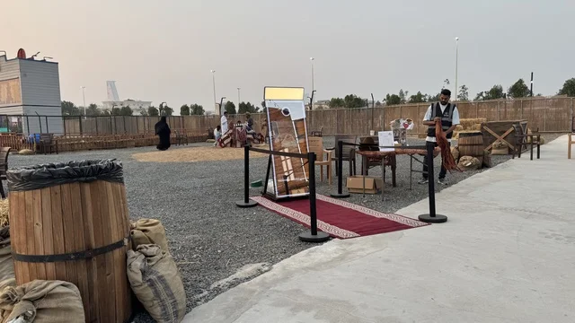 بلدة ساوث ويست (الكاوبوي) في حي الزهراء على طريق الملك عبد العزيز في مدينة جدة لعام 2025، ارتداء زي الكاوبوي الامريكية، مكان لقضاء وقت ممتع في المملكة العربية السعودية، مباني على الطراز الكلاسيكي الغربي