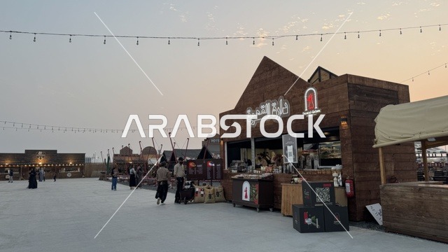 مكان لقضاء وقت ممتع في المملكة العربية السعودية، مباني على الطراز الكلاسيكي الغربي، متجر دارة القهوة في  بلدة ساوث ويست (الكاوبوي) في حي الزهراء على طريق الملك عبد العزيز في مدينة جدة لعام 2025، ارتداء زي الكاوبوي الامريكية