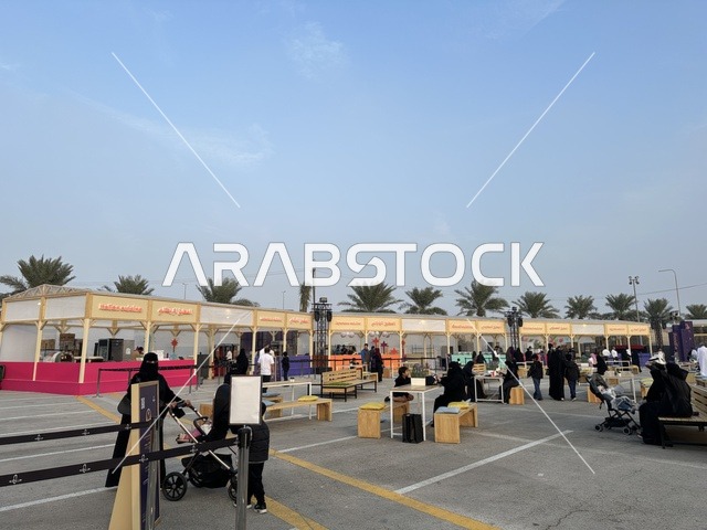 مطاعم مشهورة وعروض طهي حية، تجربة ترفيهية وتعليمية، نكهات عالمية متنوعة، جلسات خارجية ممتعه، مهرجان إثراء للطعام فى الشرقية ، الظهران، المملكة العربية السعودية، يوم 28 من ديسمبر 2025