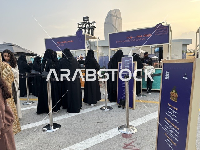 أجواء عائلية وترفيهية،  مطاعم مشهورة وعروض طهي حية، تجربة ترفيهية وتعليمية، نكهات عالمية متنوعة، جلسات خارجية ممتعه، مهرجان إثراء للطعام فى الشرقية ، الظهران، المملكة العربية السعودية، يوم 28 من ديسمبر 2025