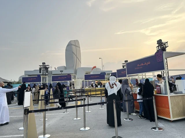 Family and entertainment atmosphere, famous restaurants and live cooking shows, an entertaining and educational experience, diverse global flavors, enjoyable outdoor seating, Ithra Food Festival in the Eastern Province, Dhahran, Saudi Arabia, on December 28, 2025.