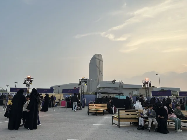 مهرجان للطعام فى حدائق إثراء الخارجية بالظهران، الشرقية ، المملكة العربية السعودية، يوم 28 من ديسمبر 2025 ،أجواء عائلية وترفيهية، تجربة ترفيهية وتعليمية، مطاعم دولية ومحلية ، نكهات عالمية متنوعة، جلسات خارجية ممتعه