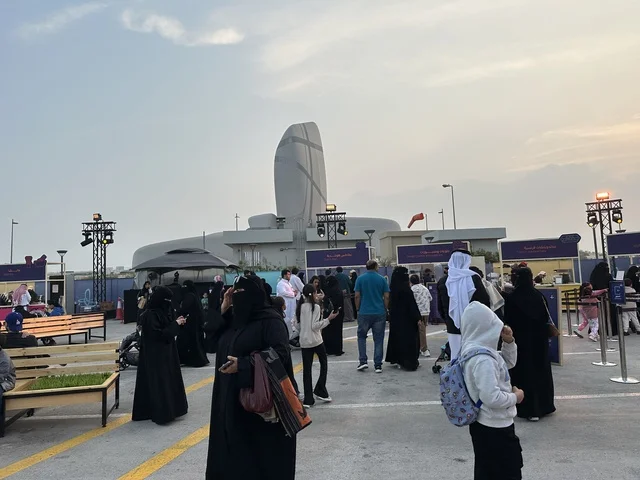 مهرجان للطعام فى حدائق إثراء الخارجية بالظهران، الشرقية ، المملكة العربية السعودية، يوم 28 من ديسمبر 2025 ،أجواء عائلية وترفيهية، تجربة ترفيهية وتعليمية، مطاعم دولية ومحلية ، نكهات عالمية متنوعة، جلسات خارجية ممتعه