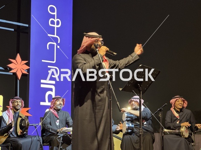 جلسات خارجية ممتعه، عرض موسيقي غنائي فى مهرجان للطعام فى حدائق إثراء الخارجية بالظهران، الشرقية ، المملكة العربية السعودية، يوم 28 من ديسمبر 2025 ،أجواء عائلية وترفيهية، تجربة ترفيهية وتعليمية، مطاعم دولية ومحلية