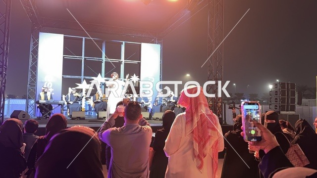 عرض موسيقي غنائي فى مهرجان للطعام فى حدائق إثراء الخارجية بالظهران، الشرقية ، المملكة العربية السعودية، يوم 28 من ديسمبر 2025 ،أجواء عائلية وترفيهية،  مطابخ دولية ومحلية ، تجربة ترفيهية وتعليمية، جلسات خارجية ممتعه، طاعم دولية ومحلية