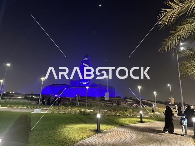 حدائق مركز الملك عبدالعزيز الثقافي العالمي (إثراء) المقام بها مهرجان للطعام ، الشرقية ، المملكة العربية السعودية، يوم 28 من ديسمبر 2025 ،أجواء عائلية وترفيهية،  مطابخ دولية ومحلية ، تجربة ترفيهية وتعليمية، جلسات خارجية ممتعه، مطابخ دولية ومحلية