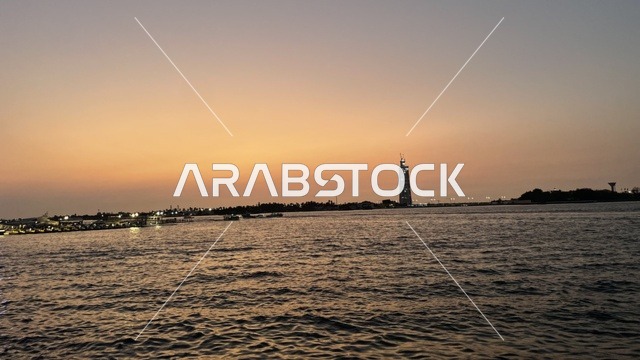 واجهة أبحر على كورنيش جدة الشمالي بمدينة جدة، المملكة العربية السعودية، وجهة سياحية وترفيهية بحرية، ممشى ساحلي بإطلالات مفتوحة على البحر الأحمر، مطاعم ومقاهي مطلة على الواجهة البحرية، أنشطة ترفيهية متنوعة، أجواء عائلية هادئة ومميزة