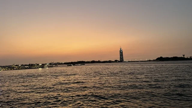 The Abhur Corniche on the northern corniche of Jeddah city, Saudi Arabia, is a marine tourism and entertainment destination, featuring a coastal promenade with open views of the Red Sea, restaurants and cafes overlooking the waterfront, various recreational activities, and a calm and unique family atmosphere.