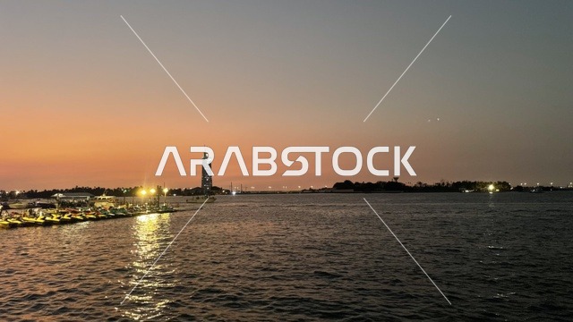 واجهة أبحر على كورنيش جدة الشمالي بمدينة جدة، المملكة العربية السعودية، وجهة سياحية وترفيهية بحرية، ممشى ساحلي بإطلالات مفتوحة على البحر الأحمر، مطاعم ومقاهي مطلة على الواجهة البحرية، أنشطة ترفيهية متنوعة، أجواء عائلية هادئة ومميزة