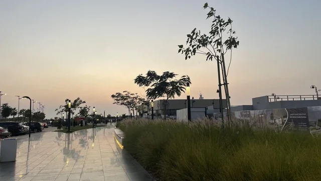 مشاريع حضرية تعزز الواجهة البحرية، واجهة أبحر على كورنيش جدة الشمالي بمدينة جدة، المملكة العربية السعودية،وجهة سياحية وترفيهية بحرية، ممشى ساحلي بإطلالات مفتوحة على البحر الأحمر، أنشطة ترفيهية متنوعة