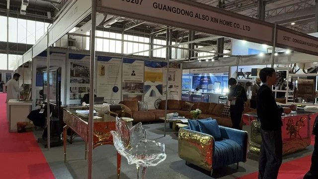 Exploring furniture and handicrafts, Chinese arts and crafts, diverse Chinese products for all visitors, the Chinese House Exhibition in Riyadh on December 22, 2025, Saudi Arabia, traditional food experience. Exploring furniture and handicrafts, Chinese arts and crafts, diverse Chinese products for all visitors, the Chinese House Exhibition in Riyadh on December 22, 2025, Saudi Arabia, traditional food experience.