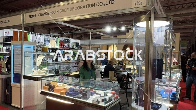 استكشاف الأثاث والحرف اليدوية، الفنون والحرف الصينية، منتجات صينية متنوعه  لجميع الزوار ، معرض البيت الصيني بالرياض يوم ٢٢ من ديسمبر 2025، المملكة العربية السعودية ،  تجربة المأكولات التقليدية