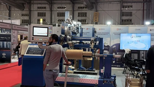 الاجهزة و الالات والمعدات فى معرض البيت الصيني بالرياض يوم ٢٢ من ديسمبر 2025، المملكة العربية السعودية ، استكشاف الأثاث والحرف اليدوية، الفنون والحرف الصينية، منتجات صينية متنوعه  لجميع الزوار ، تجربة المأكولات التقليدية