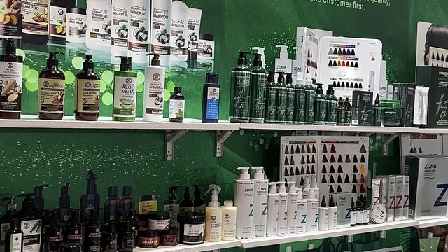 معرض البيت الصيني بالرياض يوم ٢٢ من ديسمبر 2025، المملكة العربية السعودية ، استكشاف الأثاث والحرف اليدوية، الفنون والحرف الصينية، منتجات صينية متنوعه لجميع الزوار ، الاجهزة و الالات والمعدات الكهربية ، تجربة المأكولات التقليدية معرض البيت الصيني بالرياض يوم ٢٢ من ديسمبر 2025، المملكة العربية السعودية ، استكشاف الأثاث والحرف اليدوية، الفنون والحرف الصينية، منتجات صينية متنوعه لجميع الزوار ، الاجهزة و الالات والمعدات الكهربية ، تجربة المأكولات التقليدية