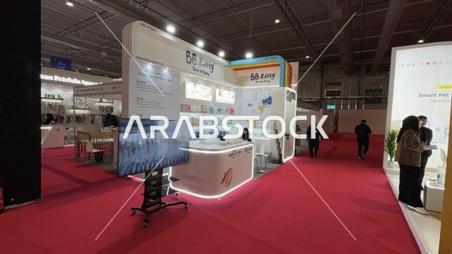 معرض البيت الصيني بالرياض يوم ٢٢ من ديسمبر 2025، المملكة العربية السعودية ، استكشاف الأثاث والحرف اليدوية، الفنون والحرف الصينية، منتجات صينية متنوعه  لجميع الزوار ، الاجهزة و الالات والمعدات الكهربية ، تجربة المأكولات التقليدية