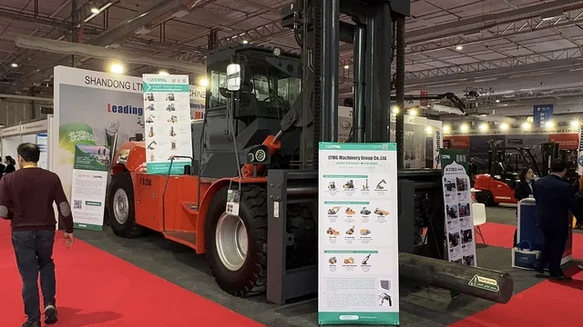 ابتكارات صناعية ومنزلية فى معرض البيت الصيني بالرياض يوم ٢٢ من ديسمبر 2025، المملكة العربية السعودية ، استكشاف الأثاث والحرف اليدوية، الفنون والحرف الصينية، منتجات صينية متنوعه  لجميع الزوار ، الاجهزة و الالات والمعدات الكهربية