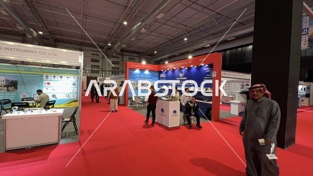 فرص استيراد وتوريد  فى معرض البيت الصيني بالرياض يوم ٢٢ من ديسمبر 2025، المملكة العربية السعودية ، استكشاف الأثاث والحرف اليدوية، الفنون والحرف الصينية، منتجات صينية متنوعه  لجميع الزوار ، الاجهزة و الالات والمعدات الكهربية