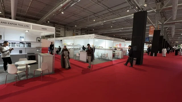 Enhancing trade cooperation at the Chinese House Exhibition in Riyadh on December 22, 2025, Saudi Arabia, exploring furniture and handicrafts, Chinese arts and crafts, promising business and investment opportunities, electrical devices, machines, and equipment.