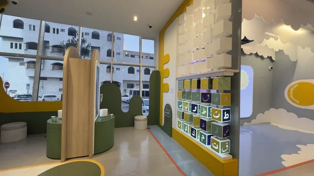 تجربة تعليمية تفاعلية، معرض اللغة العربية للأطفال فى مقر مجمع الملك سلمان العالمي للغة العربية في حي الورود بالرياض، يوم ١١ من ديسمبر 2025 ، تنمية مهارات القراءة والتعبير، أنشطة ثقافية وترفيهية للأطفال، أجواء تعليمية ممتعة فى المملكة العربية السعودية