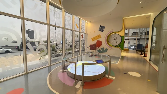 معرض اللغة العربية للأطفال فى مقر مجمع الملك سلمان العالمي للغة العربية في حي الورود بالرياض، يوم ١١ من ديسمبر 2025 ، تنمية مهارات القراءة والتعبير، أنشطة ثقافية وترفيهية للأطفال، تجربة تعليمية تفاعلية، أجواء تعليمية ممتعة فى المملكة العربية السعودية