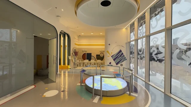 تنمية مهارات القراءة والتعبير، معرض اللغة العربية للأطفال فى مقر مجمع الملك سلمان العالمي للغة العربية في حي الورود بالرياض، يوم ١١ من ديسمبر 2025 ، أنشطة ثقافية وترفيهية للأطفال، أجواء تعليمية ممتعة فى المملكة العربية السعودية ، تجربة تعليمية تفاعلية