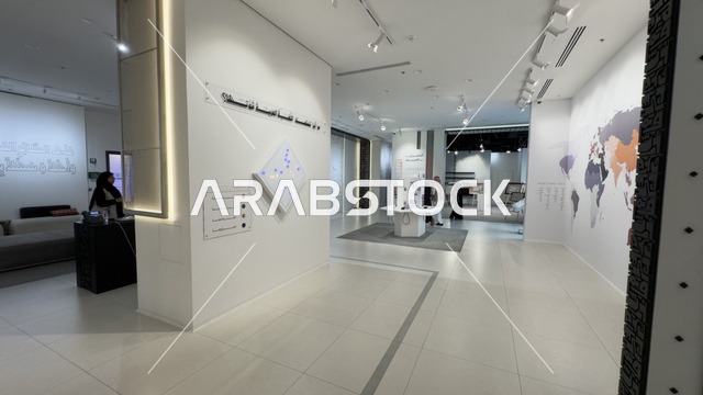 تعزيز مهارات اللغة والتواصل، معرض اللغة العربية للكبار فى مجمع الملك سلمان العالمي للغة العربية بالرياض ، المملكة العربية السعودية ، يوم 11 من ديسمبر 2025 ، أنشطة ثقافية وفكرية متنوعة، تطوير المهارات اللغوية والكتابية، محاضرات وورش احترافية