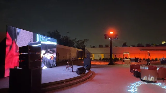 أكشاك ومطاعم متنوعة، فعاليات ترفيهية وتجارب عائلية، بازار الشتاء بالرياض، المملكة العربية السعودية، يوم 12 من ديسمبر 2025 ،تجربة تسوق شتوية مميزة،  منتجات محلية وإبداعية، منتجات وحرف متنوعة، أجواء شتوية دافئة