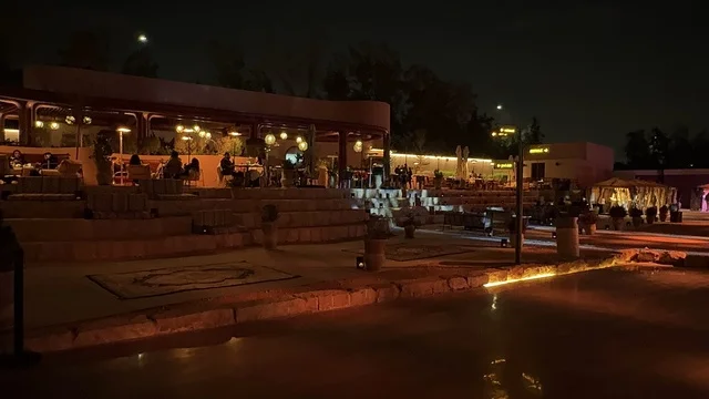 أكشاك ومطاعم متنوعة، فعاليات ترفيهية وتجارب عائلية، بازار الشتاء بالرياض، المملكة العربية السعودية، يوم 12 من ديسمبر 2025 ،تجربة تسوق شتوية مميزة،  منتجات محلية وإبداعية، منتجات وحرف متنوعة، أجواء شتوية دافئة