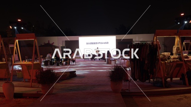 عروض متنوعة فى بازار الشتاء بالرياض، المملكة العربية السعودية، يوم 12 من ديسمبر 2025 ، منتجات محلية وإبداعية، تجربة تسوق شتوية مميزة، أكشاك ومطاعم مختلفة ، فعاليات ترفيهية وتجارب عائلية، أجواء شتوية دافئة