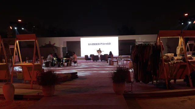 عروض متنوعة فى بازار الشتاء بالرياض، المملكة العربية السعودية، يوم 12 من ديسمبر 2025 ، منتجات محلية وإبداعية، تجربة تسوق شتوية مميزة، أكشاك ومطاعم مختلفة ، فعاليات ترفيهية وتجارب عائلية، أجواء شتوية دافئة