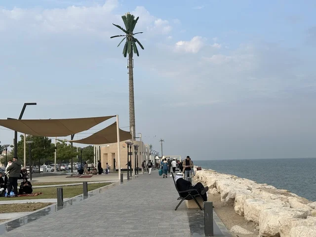 ممشى همس فى المنطقة الشرقية، المملكة العربية السعودية ، تجربة تنزه عصرية، جلسات ومقاعد خارجية ، وجهة ترفيهية مفتوحة، مساحات للمشي والاسترخاء، مطاعم ومقاهي متنوعة، أجواء عائلية هادئة ممشى همس فى المنطقة الشرقية، المملكة العربية السعودية ، تجربة تنزه عصرية، جلسات ومقاعد خارجية ، وجهة ترفيهية مفتوحة، مساحات للمشي والاسترخاء، مطاعم ومقاهي متنوعة، أجواء عائلية هادئة