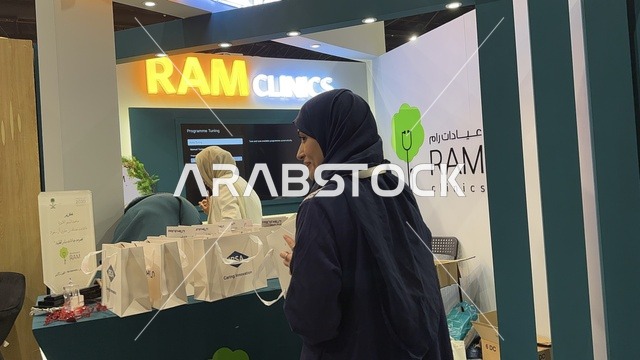 أجنحة متنوعة فى معرض المصممين والمصممات فى المنطقة الشرقية يوم 29 من ديسمبر 2025 ، المملكة العربية السعودية، منصة إبداعية للأزياء والتصميم،  إبراز الهوية والابتكار، تفاعل مباشر مع الزوار، تجارب تذوق مميزة، أجواء راقية داخل المعرض