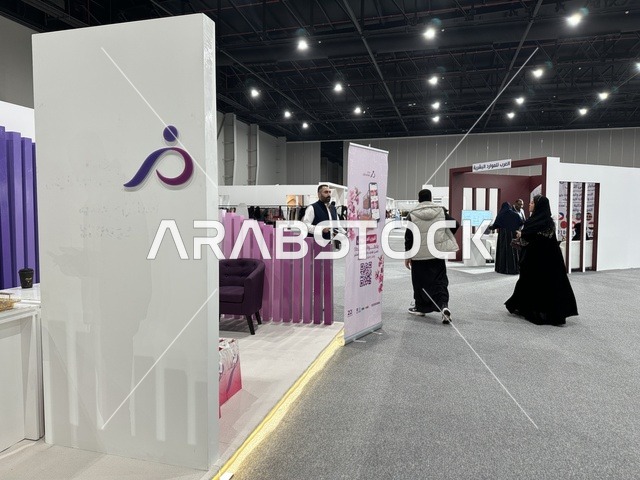 أجنحة متنوعة فى معرض المصممين والمصممات فى المنطقة الشرقية يوم 29 من ديسمبر 2025 ، المملكة العربية السعودية، منصة إبداعية للأزياء والتصميم،  إبراز الهوية والابتكار، تفاعل مباشر مع الزوار، تجارب تذوق مميزة، أجواء راقية داخل المعرض